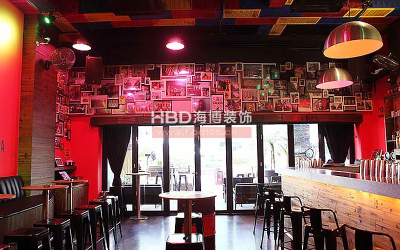 酒吧裝修吧臺設(shè)計(jì).jpg 酒吧裝修吧臺設(shè)計(jì).jpg