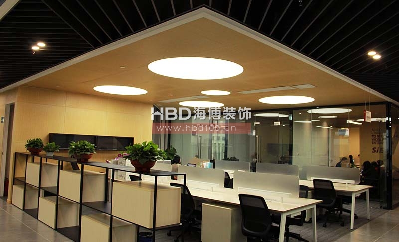 辦公室裝修實(shí)景照,辦公區(qū)裝修設(shè)計(jì).jpg 辦公室裝修實(shí)景照,辦公區(qū)裝修設(shè)計(jì).jpg