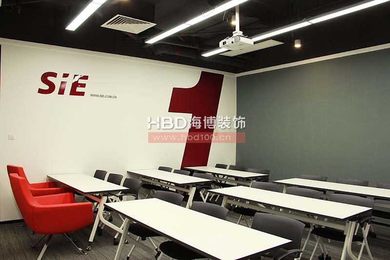 辦公室裝修實(shí)景照,培訓(xùn)室裝修設(shè)計(jì).jpg 辦公室裝修實(shí)景照,培訓(xùn)室裝修設(shè)計(jì).jpg