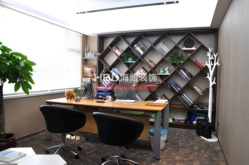 辦公室裝修設(shè)計,經(jīng)理室裝修設(shè)計.jpg 辦公室裝修設(shè)計,經(jīng)理室裝修設(shè)計.jpg