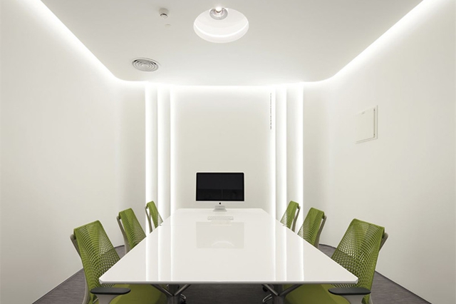 辦公設(shè)計(jì),純白辦公室裝修,裝修風(fēng)格,廣州裝修設(shè)計(jì)公司.jpg
