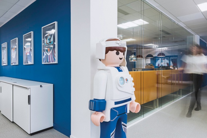 廣州海博裝修公司,色彩空間辦公室設(shè)計(jì),廣州辦公室裝修,海博裝飾.jpg 廣州海博裝修公司,色彩空間辦公室設(shè)計(jì),廣州辦公室裝修,海博裝飾.jpg