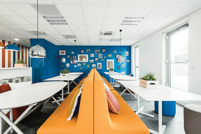 廣州海博裝修公司,色彩空間辦公室設(shè)計(jì),廣州辦公室裝修,海博裝飾.jpg 廣州海博裝修公司,色彩空間辦公室設(shè)計(jì),廣州辦公室裝修,海博裝飾.jpg