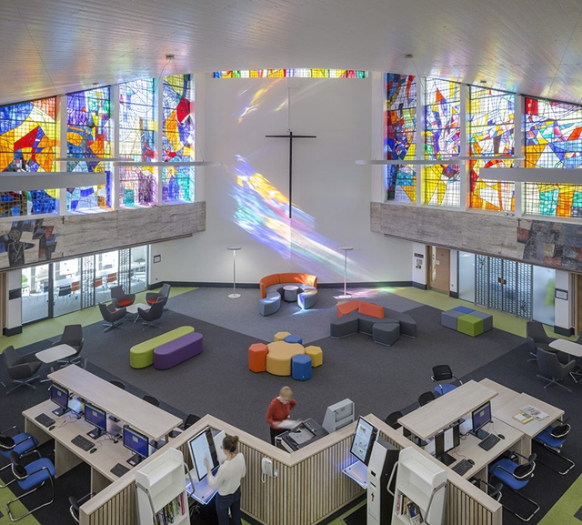 創(chuàng)意圖書館裝修設(shè)計.jpg 創(chuàng)意圖書館裝修設(shè)計.jpg