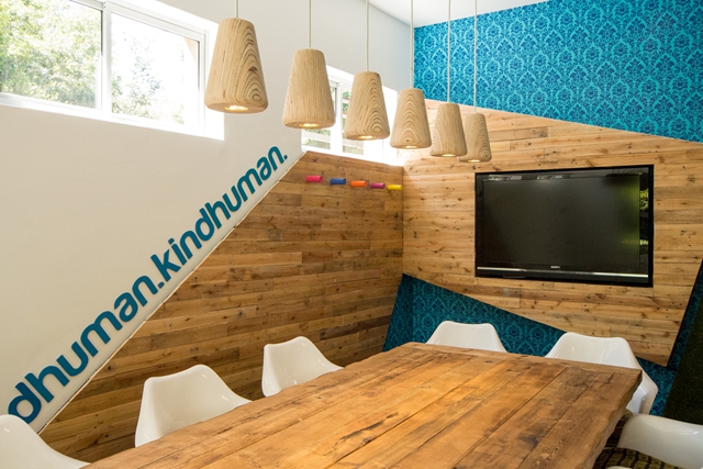 創(chuàng)意辦公室裝修設(shè)計(jì)方案.jpg 創(chuàng)意辦公室裝修設(shè)計(jì)方案.jpg