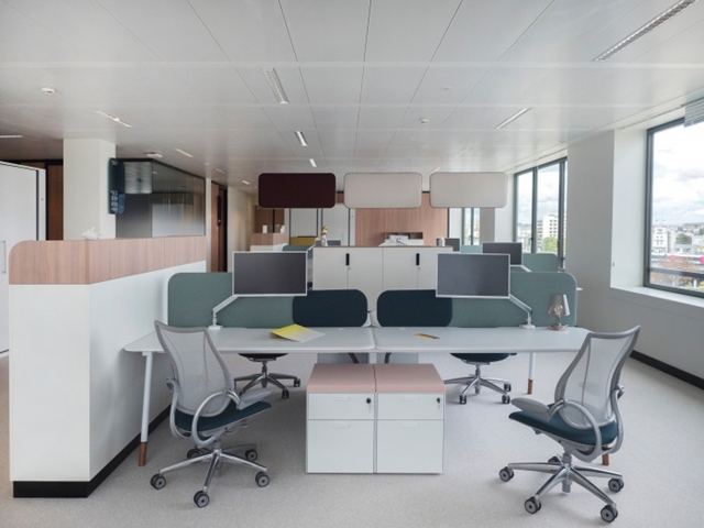 美妝行業(yè)辦公室裝修.jpg 美妝行業(yè)辦公室裝修.jpg