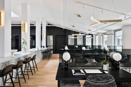 黑白色調(diào)辦公室裝修設(shè)計.jpg 黑白色調(diào)辦公室裝修設(shè)計.jpg