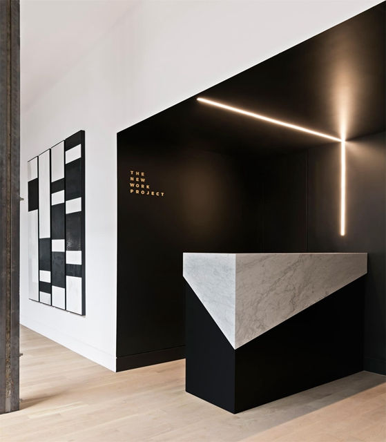 黑白色調(diào)辦公室裝修設(shè)計.jpg 黑白色調(diào)辦公室裝修設(shè)計.jpg